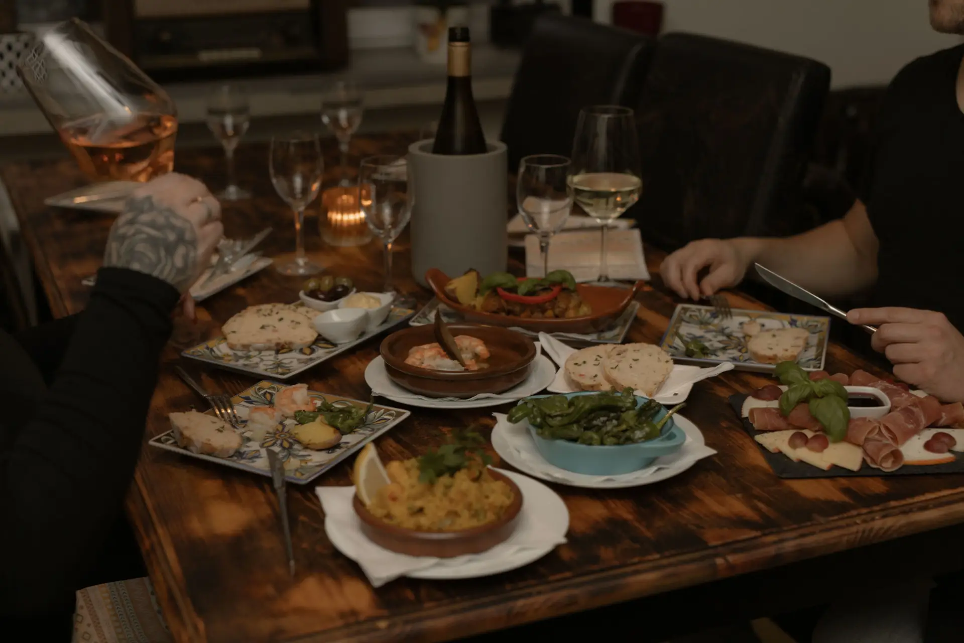 Kim_und_Flo_essen_Tapas